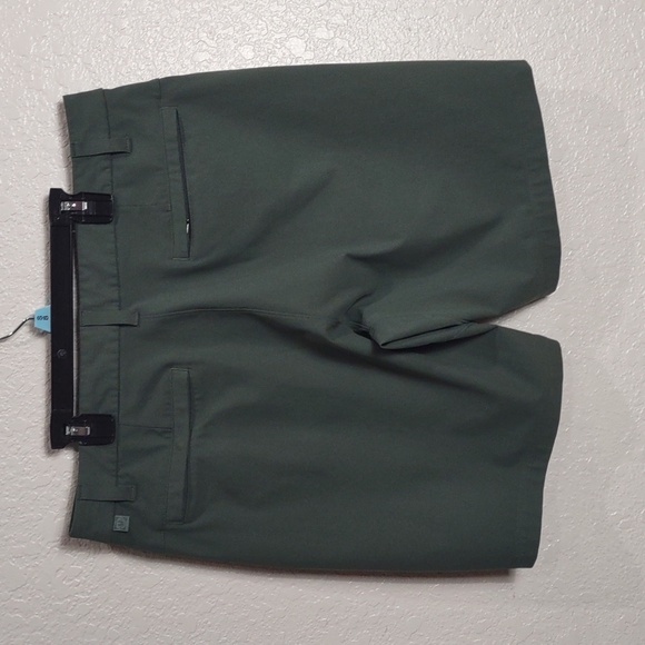 LULULEMON CLASSIC FIT SHORT. - Picture 16 of 17